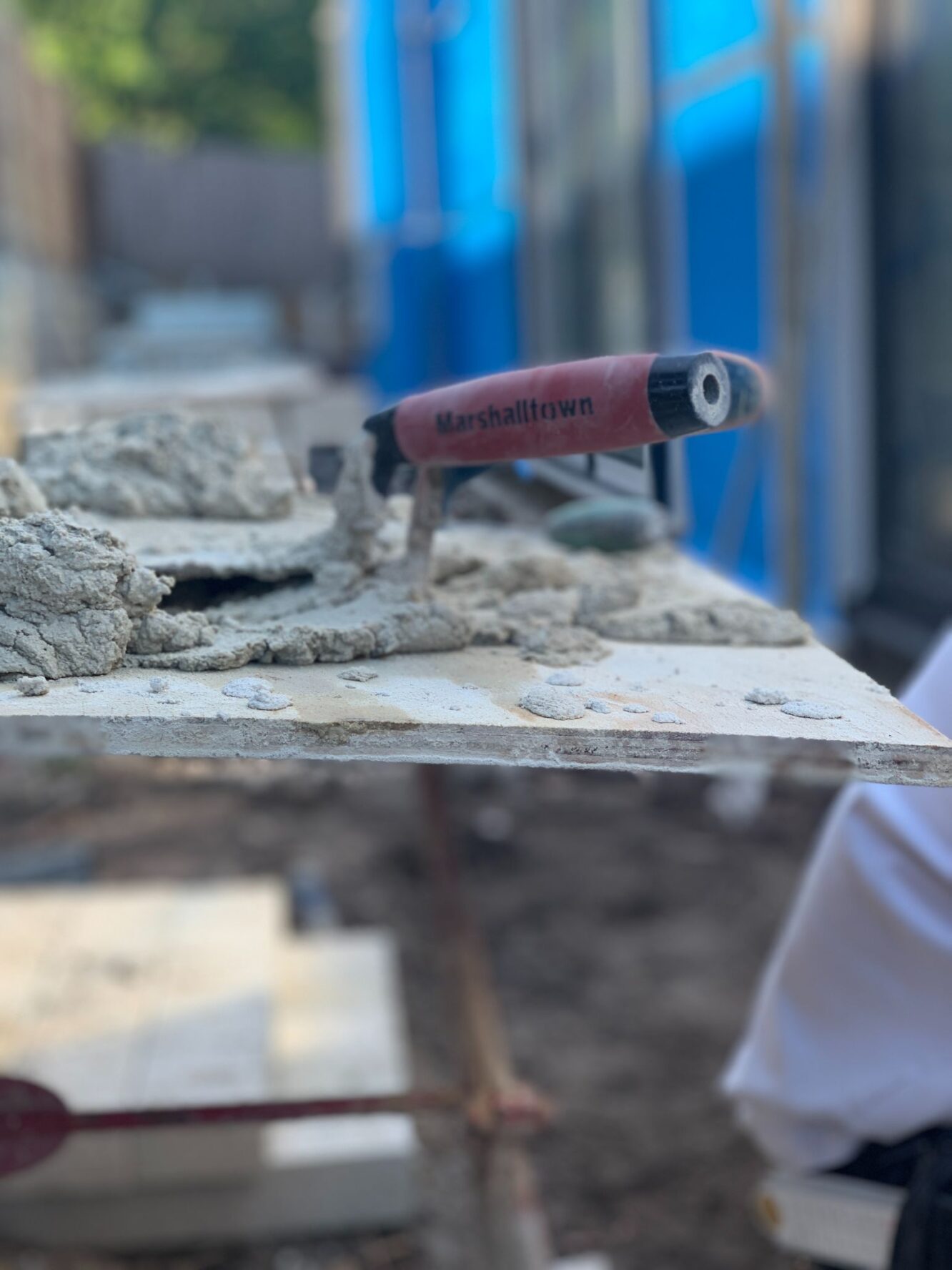 Hobart Bricklayers laying a brick fence in New Town Hobart